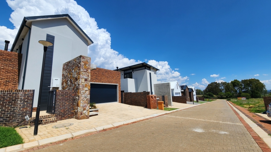To Let 3 Bedroom Property for Rent in Helderzicht Eco Estate North West